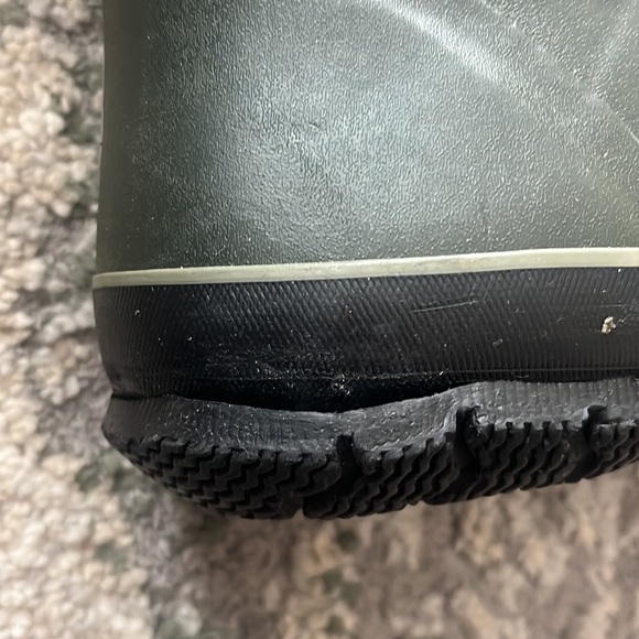 NWOT Youth size 6 Bogs - Picture 4 of 12